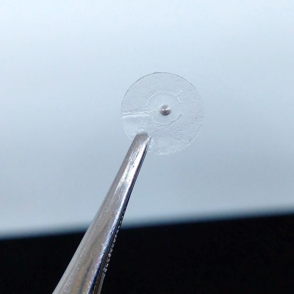 Pack 10 Imanes Color Transparente para Auriculoterapia - Imagen 3